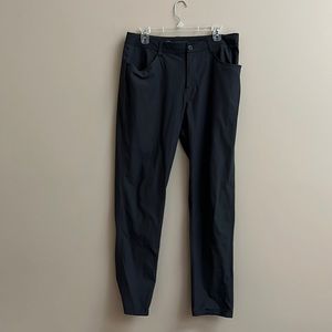 VUORI Men’s Charcoal Pants Size 33